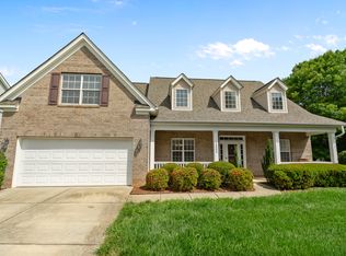 10004 Shetland Ln, Charlotte, NC 28278