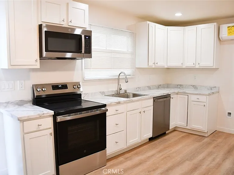 388 N Parker St #B — Photo 1