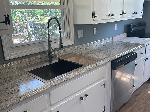 5th image of 8660 S Market Pl #A
