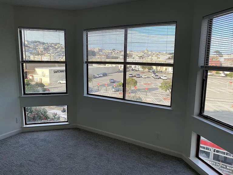 875 La Playa St — Photo 6