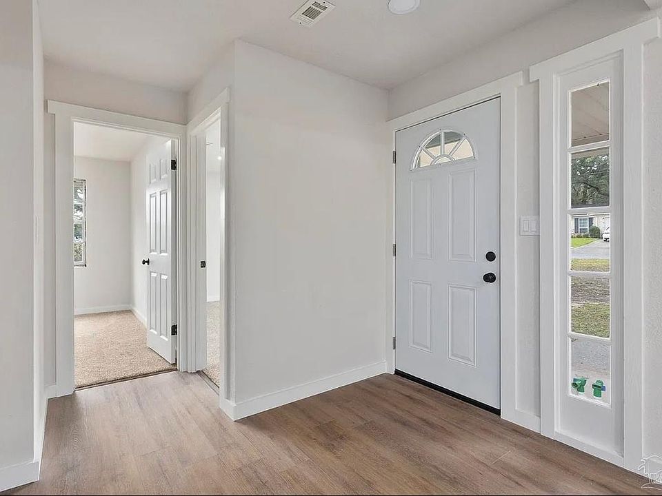 1st image of 3504 Gatewood Dr