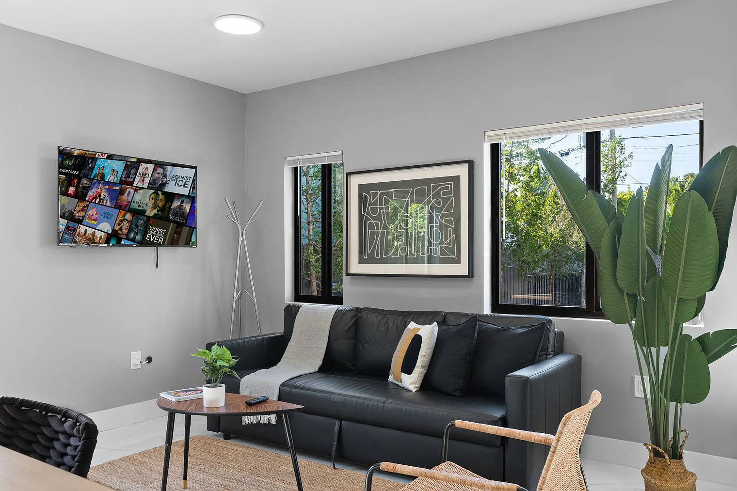 4 bed, 2.0 bath, $10,000 — Photo 1