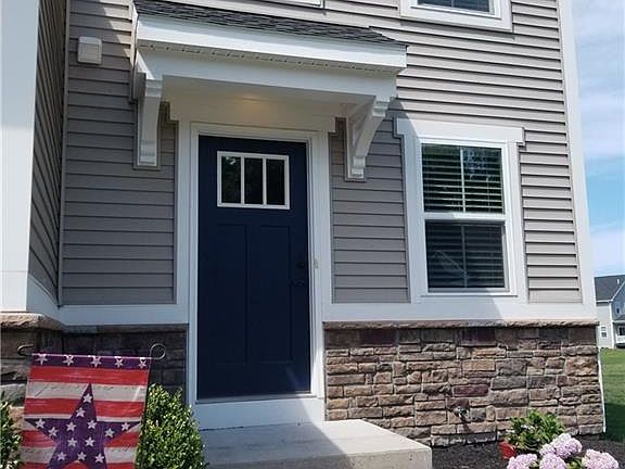 3rd image of 883 Bannerwood Dr