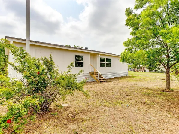 7112 Walden Dr, Joshua, TX 76058