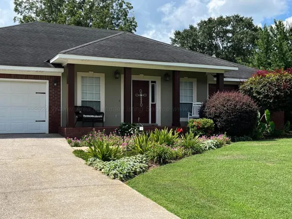 12064 Lakeview Manor Dr, Northport, AL 35475