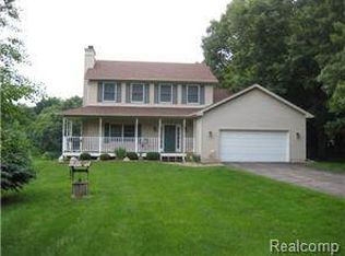 1874 County Farm Rd, Howell, MI 48843