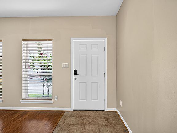 5th image of 2212 Naomi St