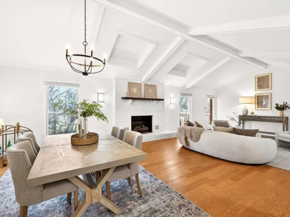 5063 Twin Lakes Dr, Old Hickory, TN 37138