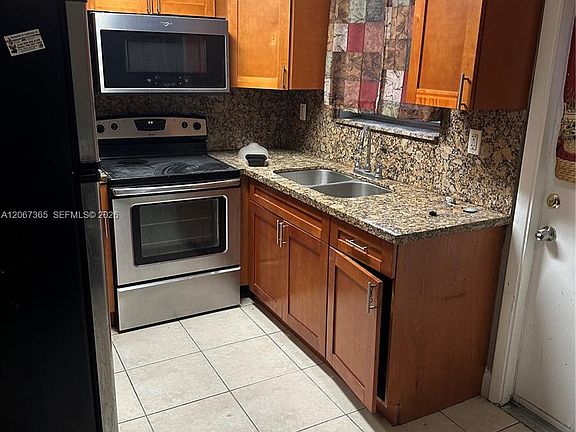 2nd image of 53 NW 169th St #53