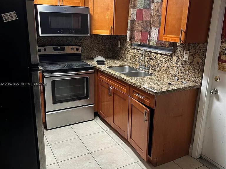 53 NW 169th St #53 — Photo 2