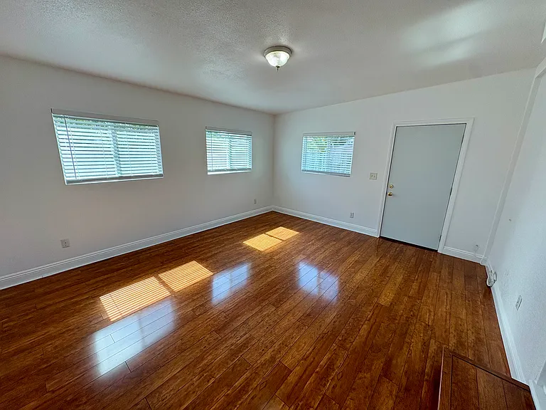 766 Jefferson Ave #A — Photo 8