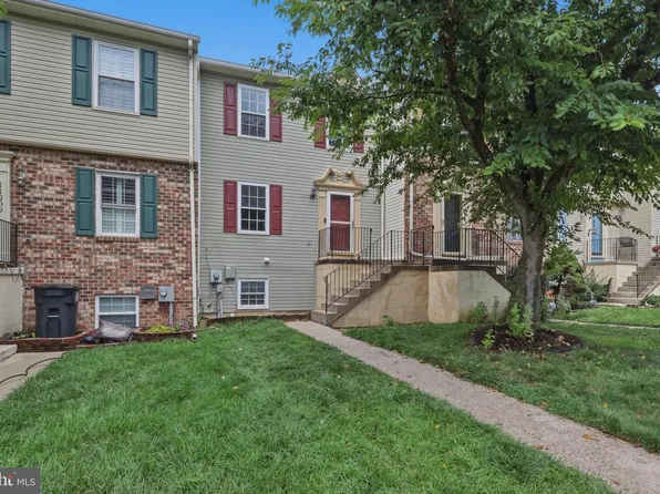 11207 Cristins Cir, Hagerstown, MD 21742