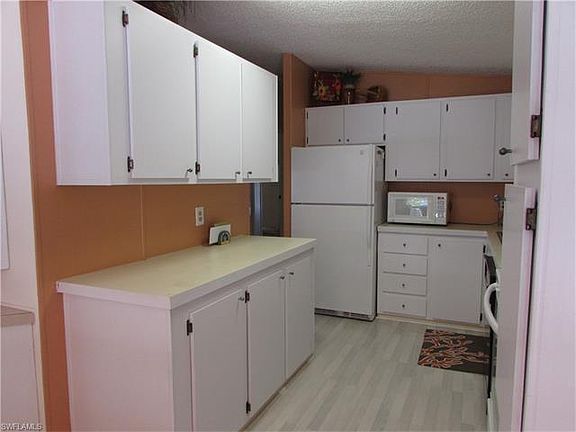 3rd image of 7231 Drum Dr