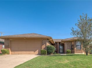 12517 NW 4th St, Yukon, OK 73099