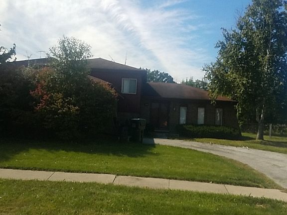 2nd image of 611 E 194th St