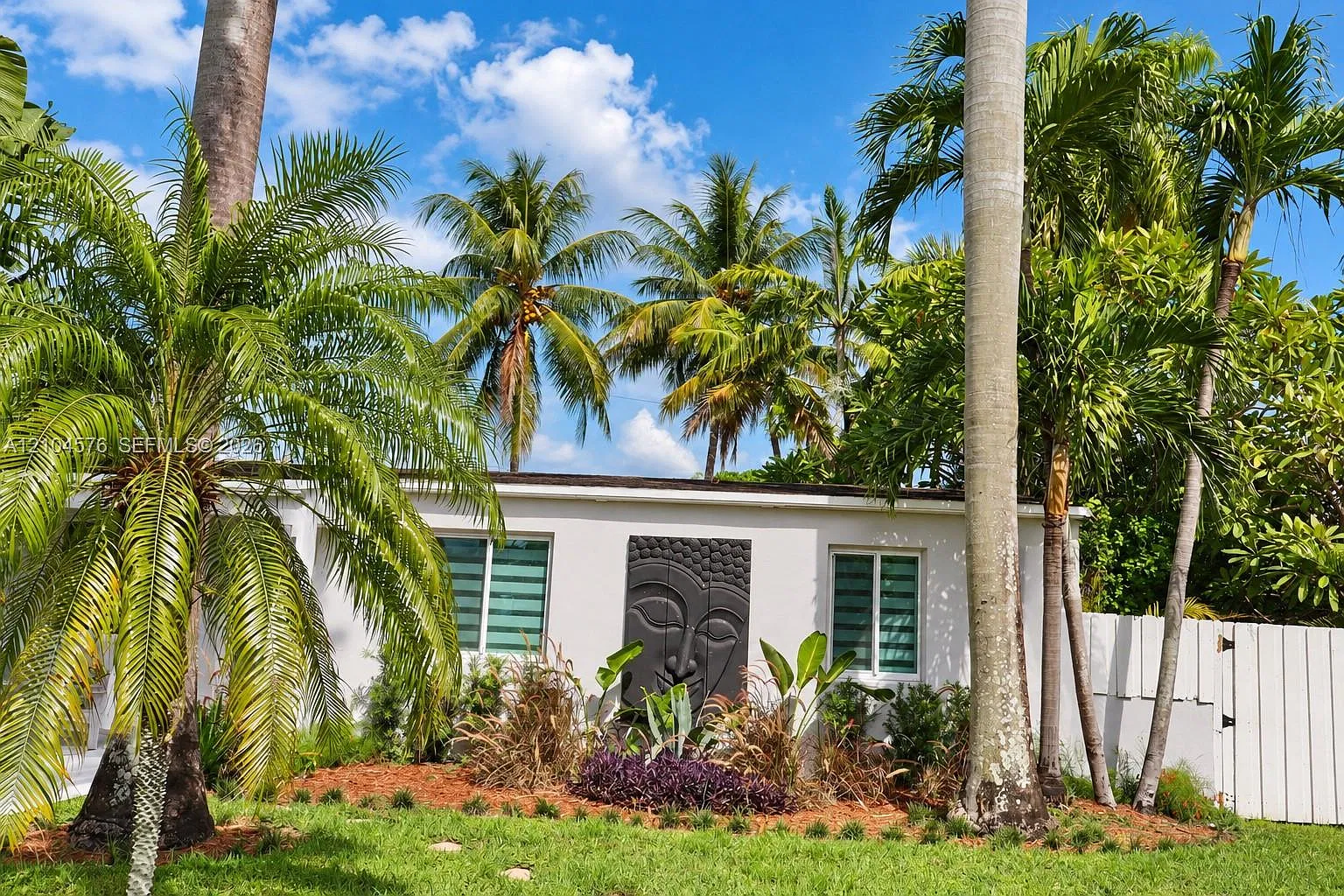 Tropical Estates 1st Addn — Photo 2
