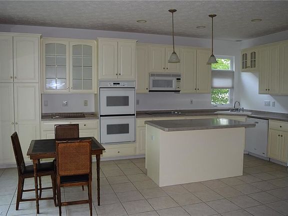 5th image of 32831 Titus Hill Ln