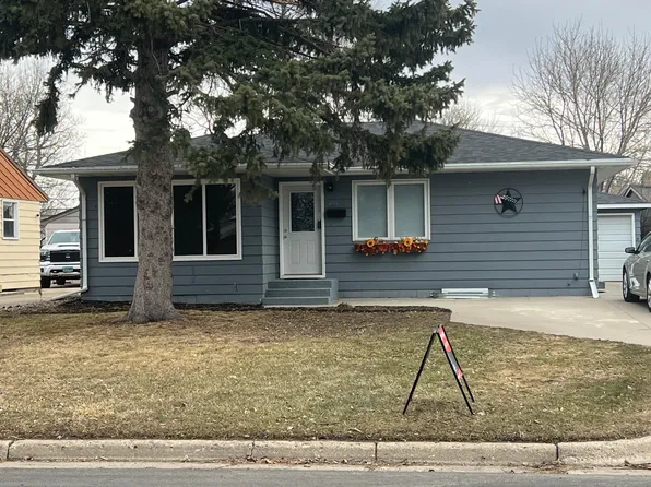 206 15th St N, Moorhead, MN 56560