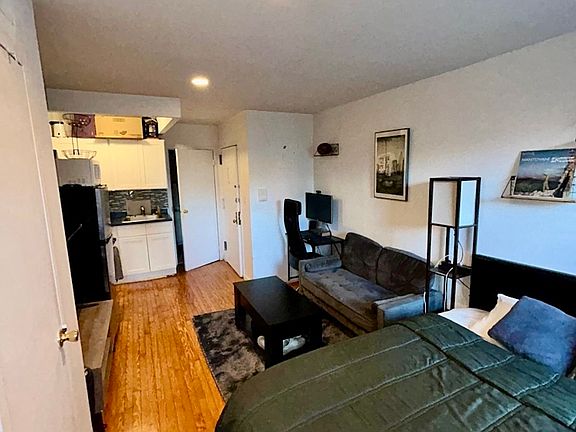 5th image of 203 Chrystie St APT 5C