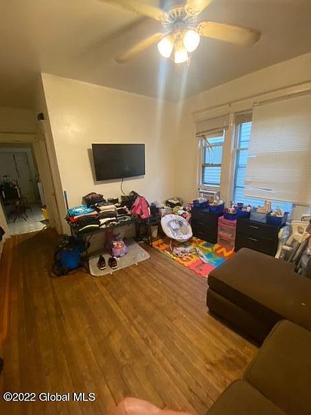 3rd image of 134 Linden Street
