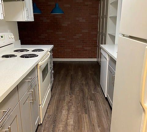 4th image of 11200 NE 68th St #708