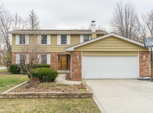 1 77th St, Downers Grove, IL 60516
