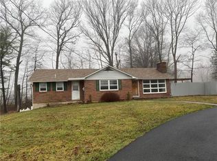 225 E Moorestown Rd, Wind Gap, PA 18091