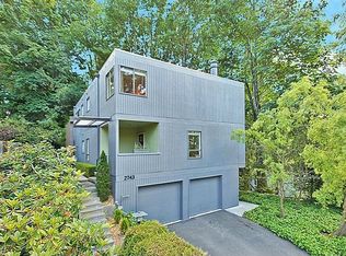 2743 NE 98th St, Seattle, WA 98115