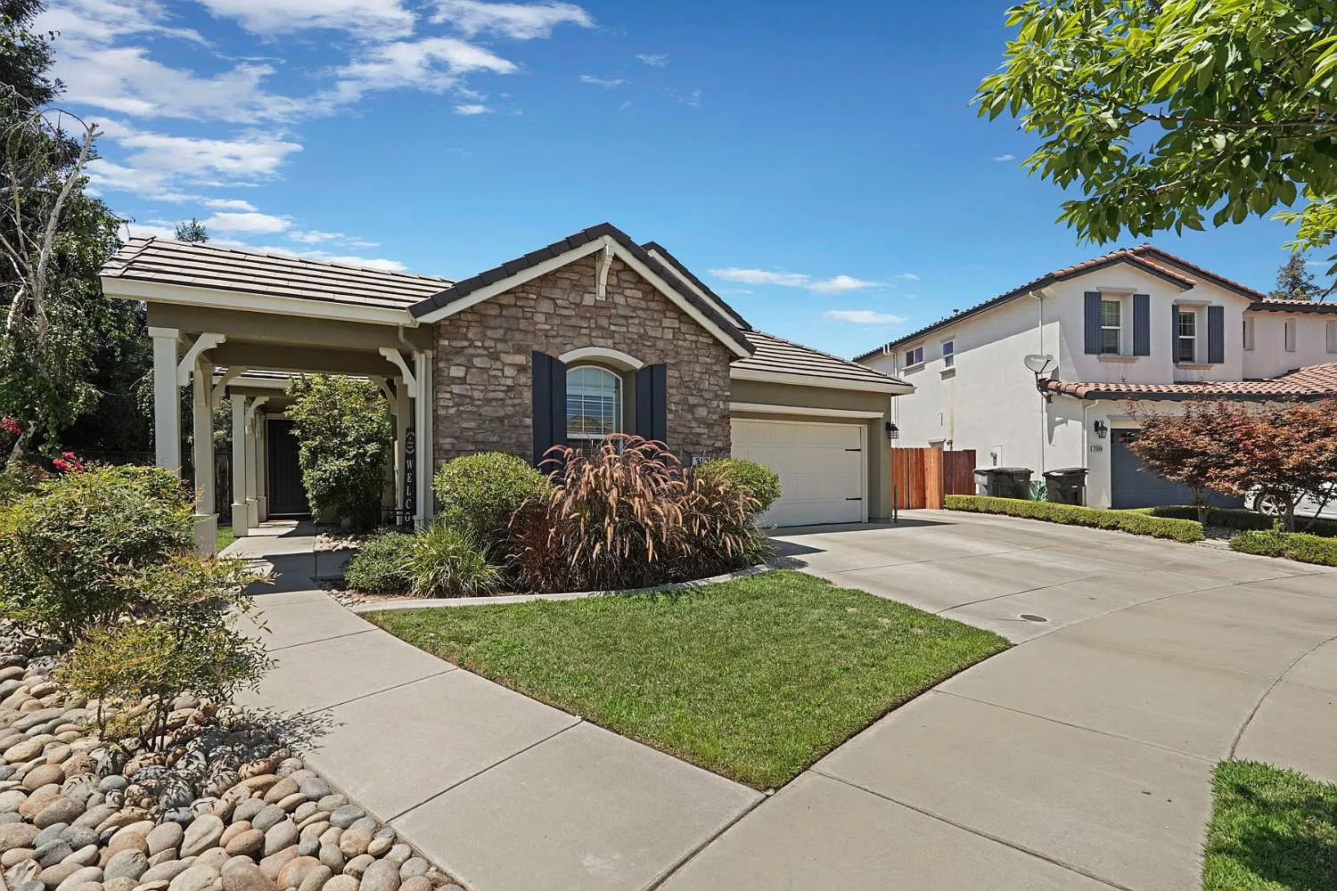 312 Rivergate Dr photo 1