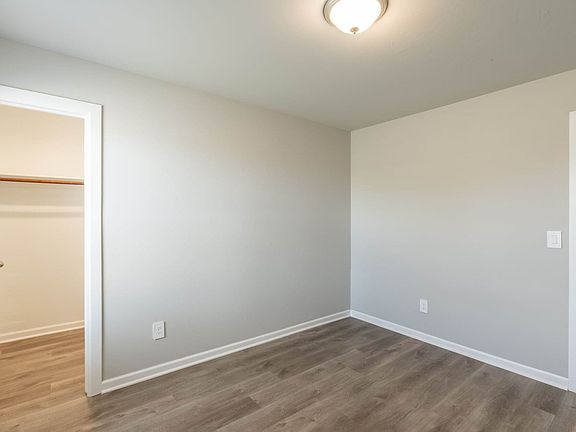 5th image of 3913 Sara Park Dr
