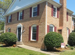 7032 Bradwood Ct, Springfield, VA 22151