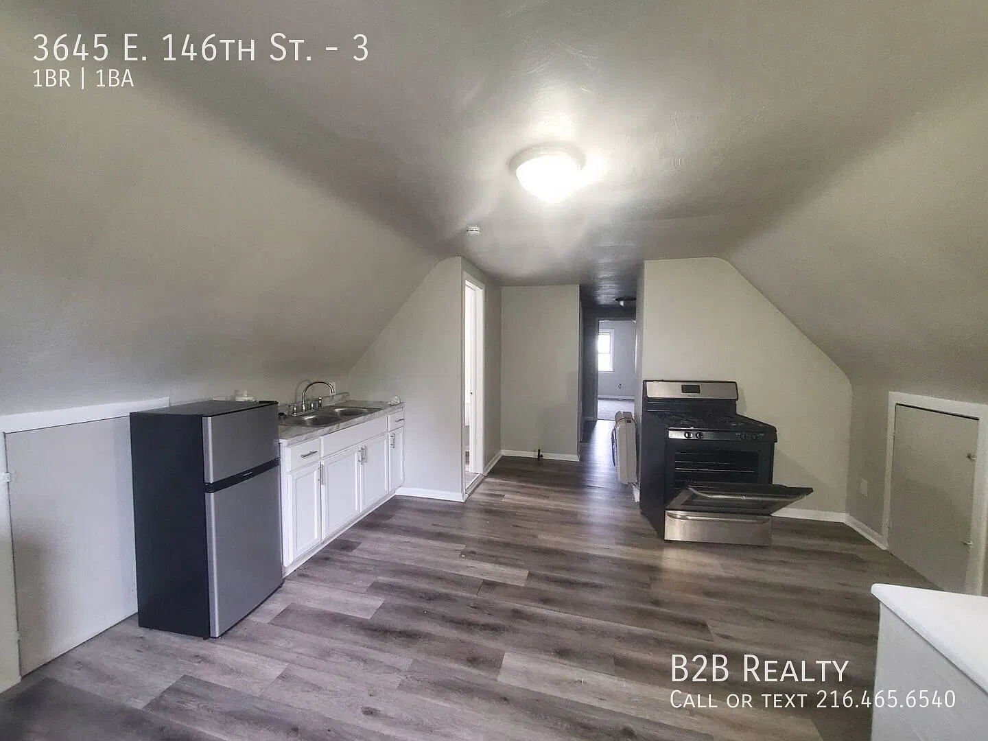 Charming 1-Bedroom Property in Prime Location — Photo 2