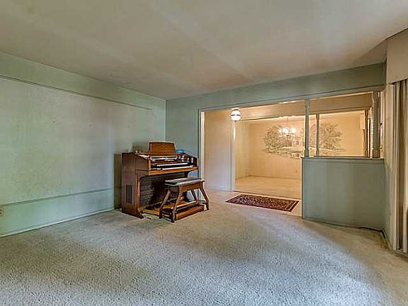4th image of 1609 Oak Ln