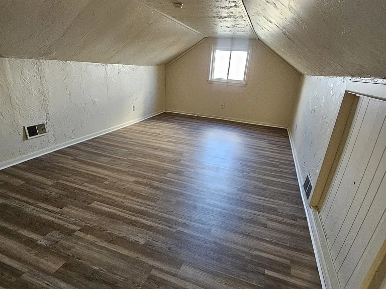912 Morton Ave — Photo 11