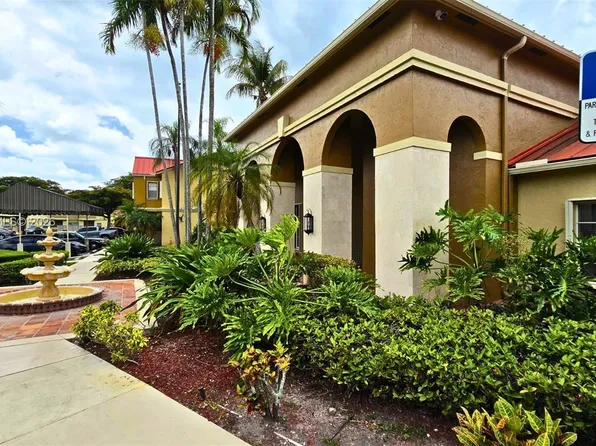18332 NW 68th Ave APT H, Hialeah, FL 33015