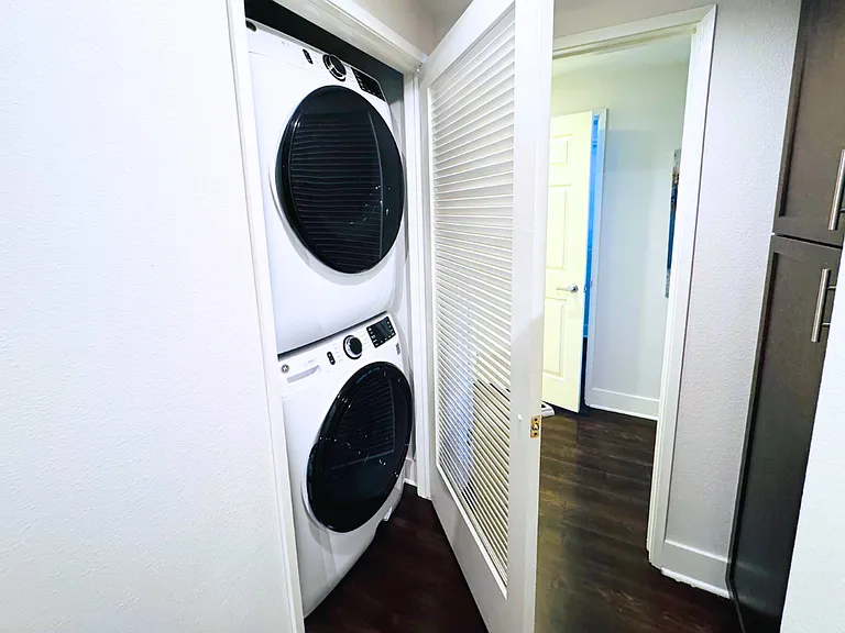 10740 Wilshire Blvd #605 — Photo 31