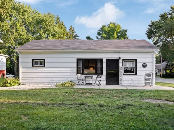 960 Norton Ave, Barberton, OH 44203