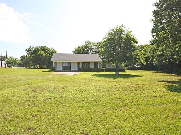 2nd image of 1049 Fm 2493 W