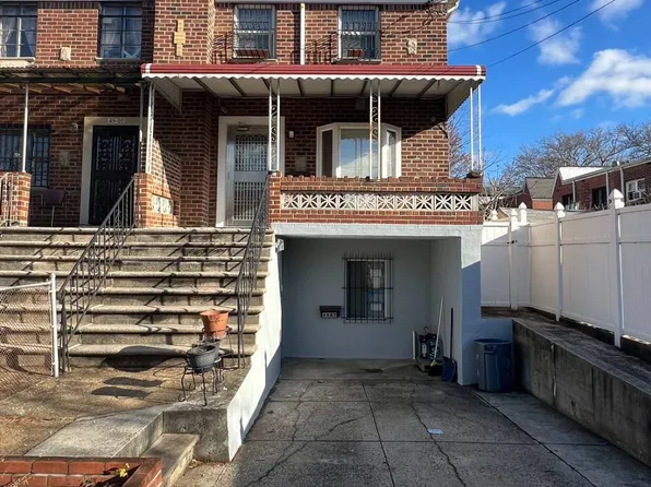 4907 Kissena Blvd, Flushing, NY 11355