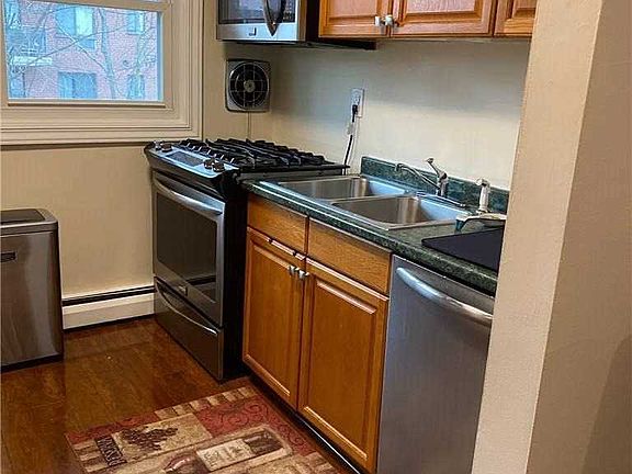 5th image of 678 Fulton St APT V7