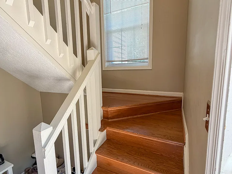9937 Oakton Terrace Rd — Photo 3
