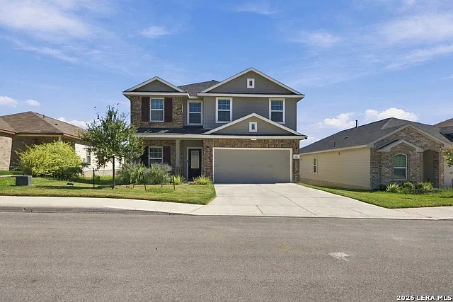 4 bed, 2.5 bath, 2513 sqft, $2,450 — Photo 3
