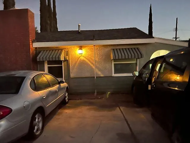 4285 1/2 Mobley Ave — Photo 3