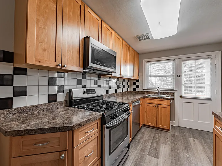 1565 Dellsway Rd — Photo 14