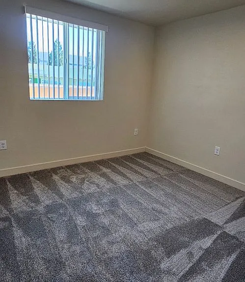3839 Woodlawn Ave — Photo 35