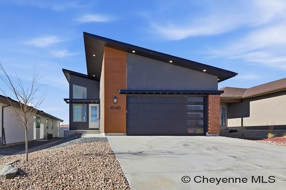 1st image of 4048 Saddleback Ln