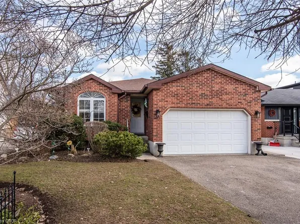 161 5th Ave, Kitchener, ON N2C 1P6