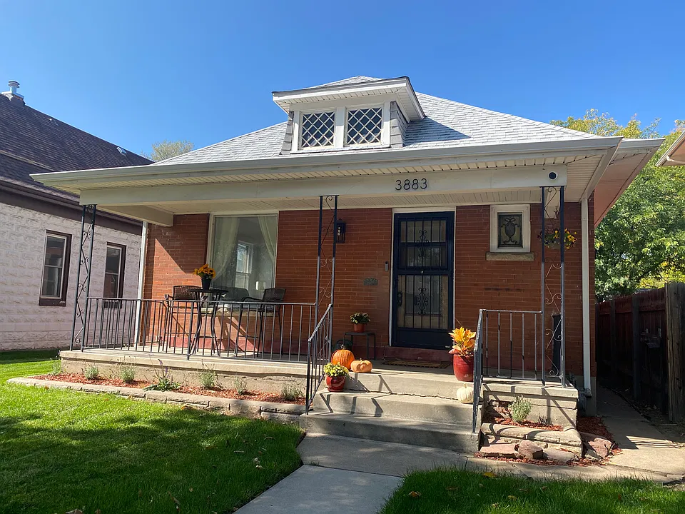 3883 Lowell Blvd