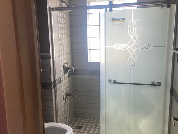 5th image of 4157 W Morse Ave