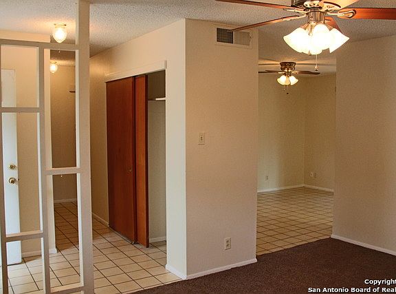 3rd image of 4230 Parkwood Dr